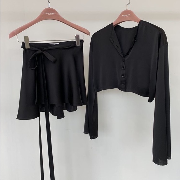 BLACK WRAP BALLET STYLE SKIRT 🩰🎧🎶 - Picture 4 of 8